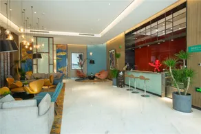 Baolong Yiyue Hotel - Image 2