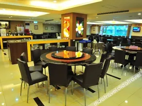Paris Hotel - Image 3