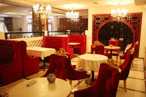 Madange Theme Hotel - Image 2