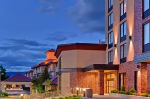 The Kanata Kelowna Hotel & Conference Centre - Image 3