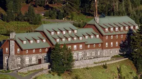 Crater Lake Lodge - Image 3