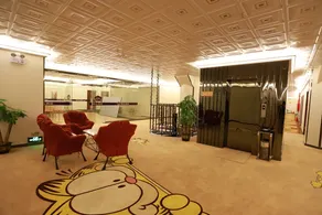 18 HOTEL - Image 4