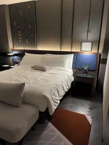 K Midway Hotel - Image 2