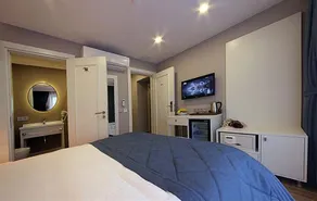 Santa Lucia Suites - Image 5