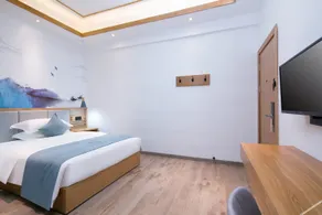 Floral Hotel Luheju - Image 4