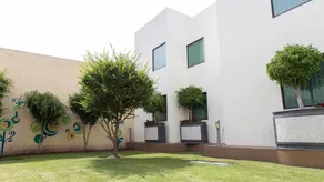 HOLIDAY INN EXPRESS - Image 2