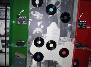 film art theme hotel - Image 5