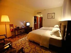 Carefree Hotel - Image 3
