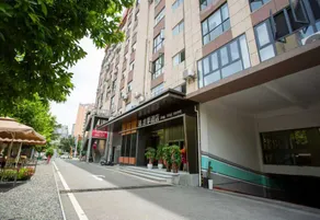 Xingyi Black Mamba E-sports Hotel - Image 2