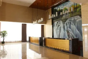 Ke  Du Hui  The hiliday inn - Image 2