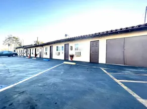 Super Inn - Image 5