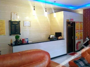 Huazhou Hotel - Image 1