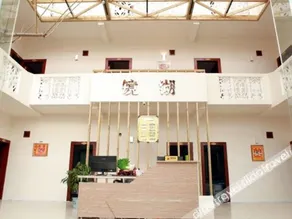 Jinghu Theme Hotel - Image 5