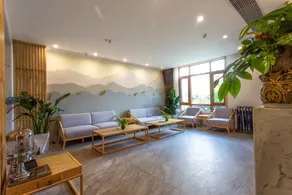 Coastal Huashu Boutique Hotel - Image 5