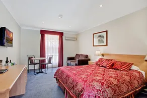 Comfort Inn Bushmans - Image 4