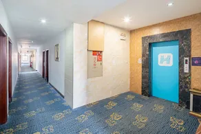 Hongli Business Hotel - Image 2