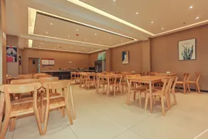 Oriental Guanlan Hotel - Image 2