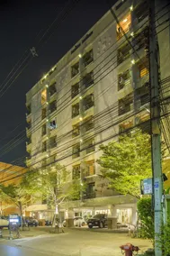 OYO 129 Gems Park - Image 2