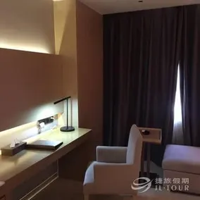 Gallery F Hotel - Image 5