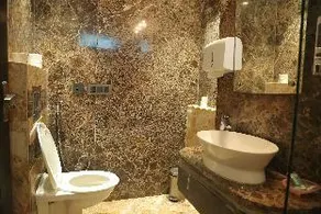Leeway Hotel - Image 2