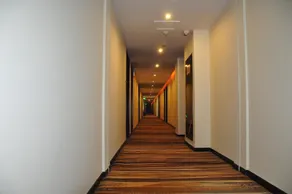 Huashan Jin Feng Business Hotel - Image 5