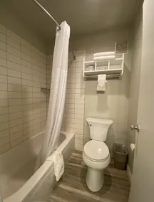 Four Sevens Motel - Image 3
