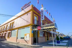 Hotel Jm Camas - Image 3
