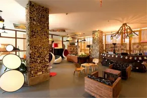 J-Hotel - Image 3