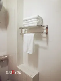 Zhongsheng Hotel - Image 4