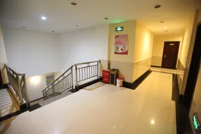 Huadong Hotel - Image 5
