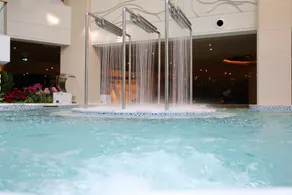 Yatai New City Hot Spring Hotel - Image 4