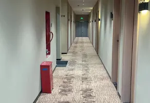 Platinum Hotel- Shanghai Dishui Lake Lingang Baolong Plaza Branch - Image 2