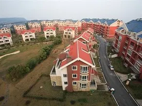Oriental Landscape Holiday Hotel - Image 2