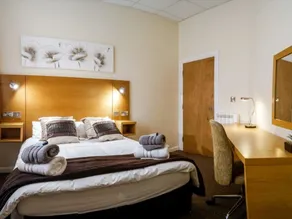 County Hall Hotel Apartments - Image 4