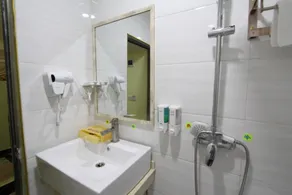 Foshan Dongfeng Hotel (Shunde Leliu Branch) - Image 4