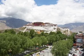 Xinhua Hotel - Image 5