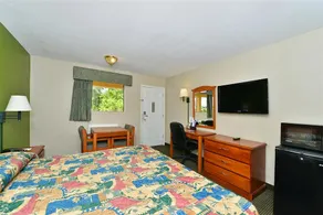 Motel 6 Wharton - Image 2