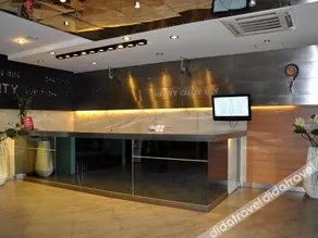 9Jiu Holiday Inn - Image 3