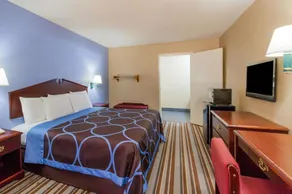 Super 8 by Wyndham Mt. Pleasant TX - Image 5