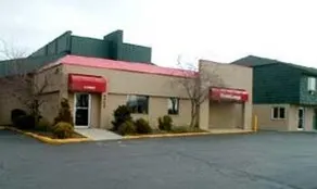 Econo Lodge - Image 2