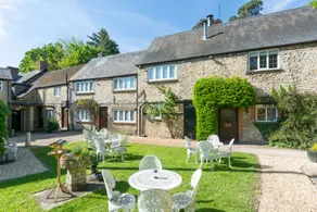 the Jersey Arms Hotel - Image 2