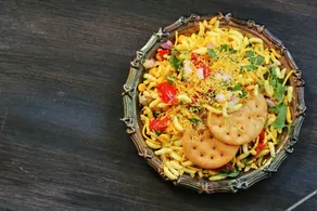 Super OYO Townhouse 183 Function Inn Near Chaudhary Charan Singh International Airport - Image 3