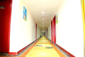 Super 8 Hotel Xuzhou Suining Xushahe Xintiandi - Image 3