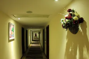 Jinjiang Garden Hotel - Image 2