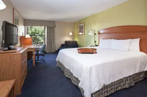 Baymont By Wyndham Thornton - Image 3