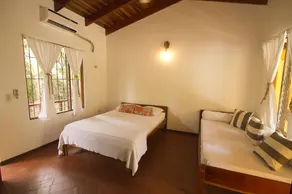 Sunset Shack Hotel - Image 5