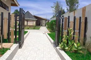 Distinctions Gardens Guest House - Image 1
