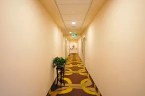 Tiandi Renhe Business Hotel Jinan Quancheng Square - Image 3