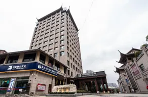 Peninsula International Hotel - Image 5