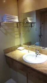 Dongfang Holiday Hotel - Image 2